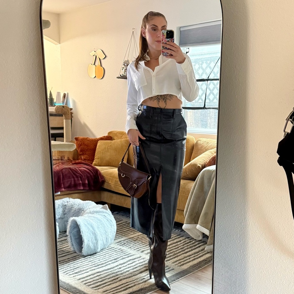 Meet your Posher, Emily